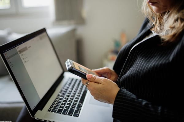 Comprar móvil en verano: cómo elegir bien sin pagar de más