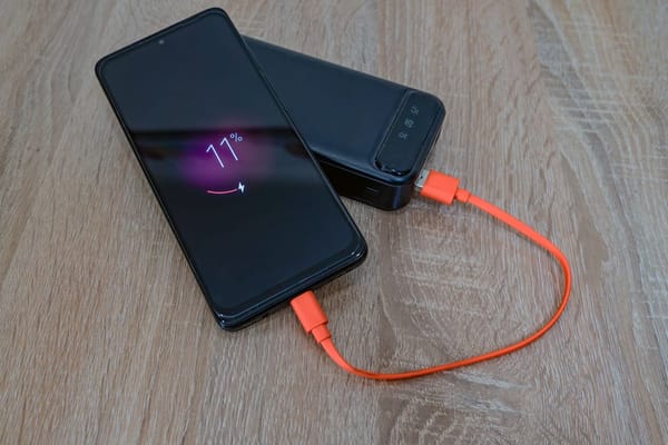 Cargadores solares y power banks para el verano: la guía de compra sin sorpresas